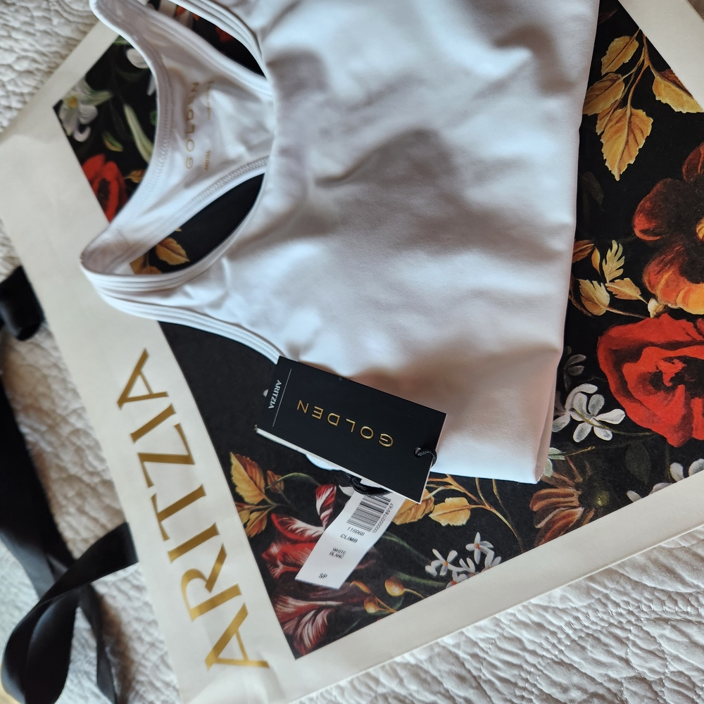 Aritzia White Fitted Crop Tank Top